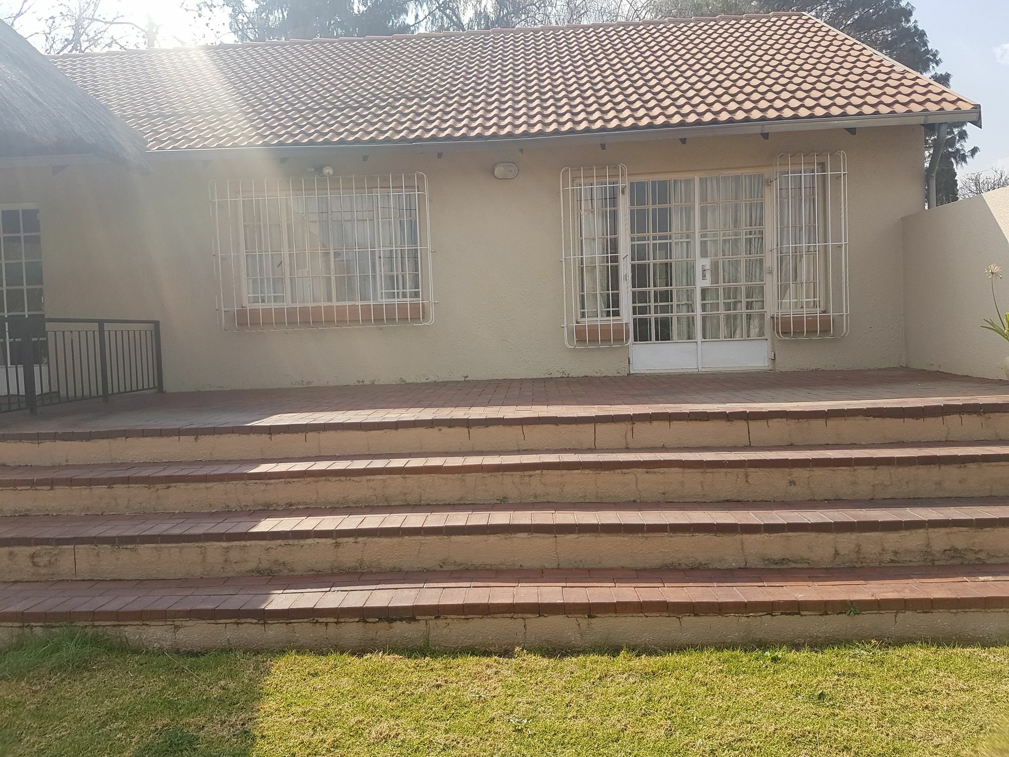 Simbasun Cottages Midrand Exterior photo